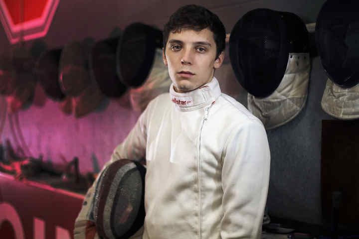 Oliver Shindler of the Ohio State University fencing team at the Steelwood Athletic Training facility.    (Kyle Robertson / The Columbus Dispatch)